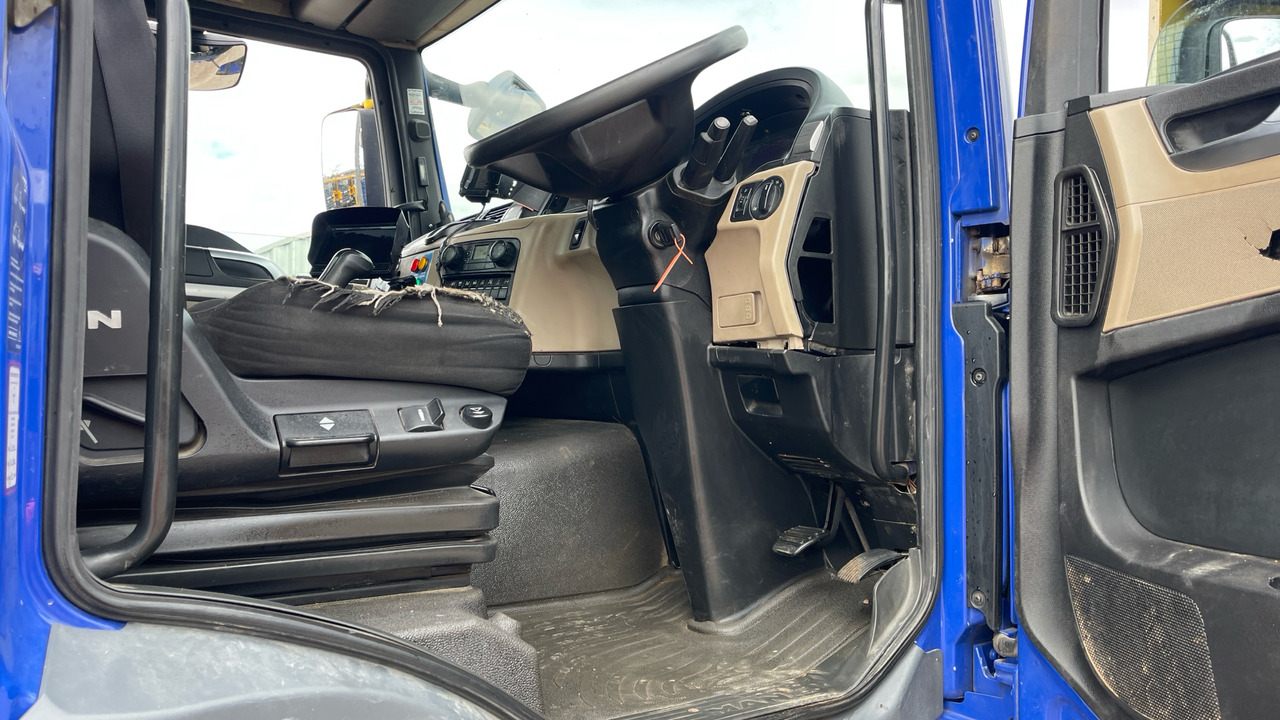 Man TGM 18.250 - Autocarro con pianale/ Cassone fisso, Camion con gru: foto 5 Man TGM 18.250 - Autocarro con pianale/ Cassone fisso, Camion con gru: foto 5