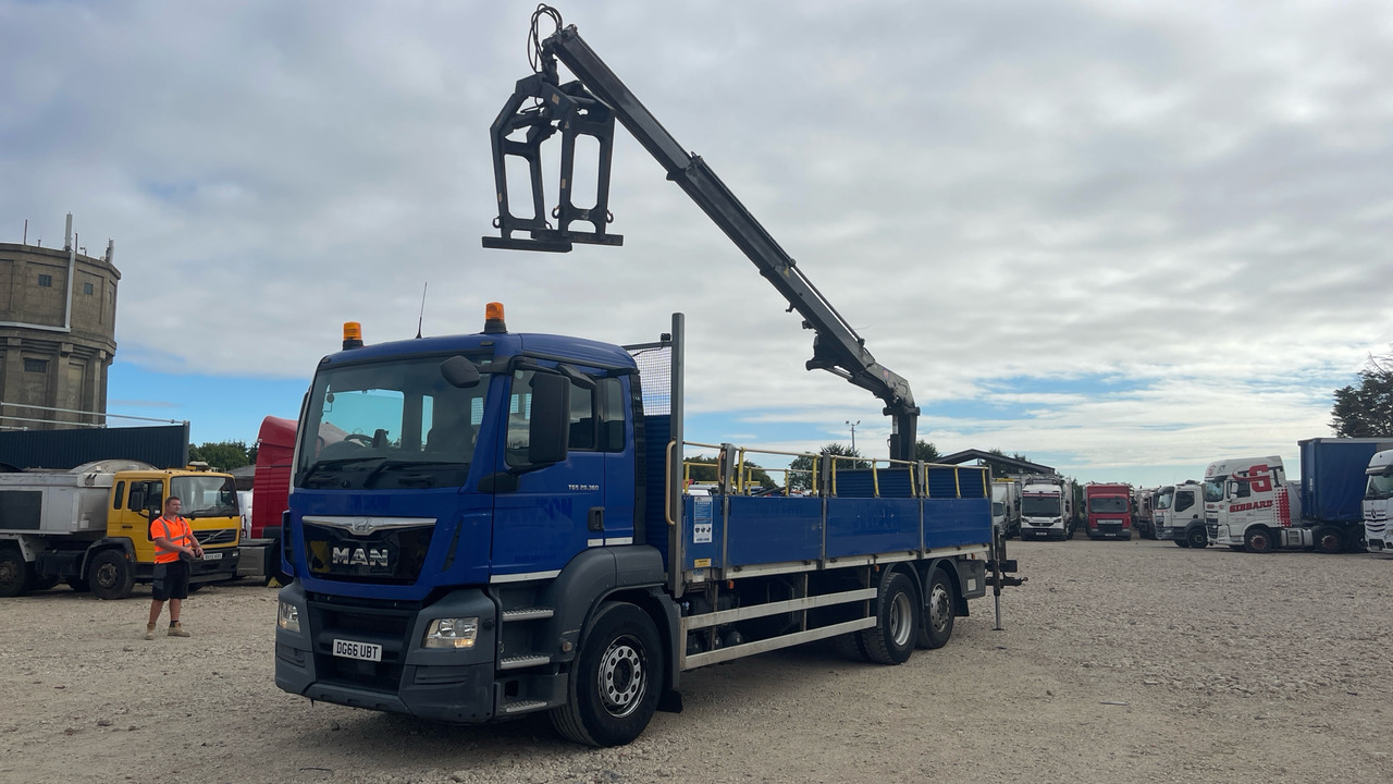 Man TGS 26.360 - Autocarro con pianale/ Cassone fisso, Camion con gru: foto 2 Man TGS 26.360 - Autocarro con pianale/ Cassone fisso, Camion con gru: foto 2