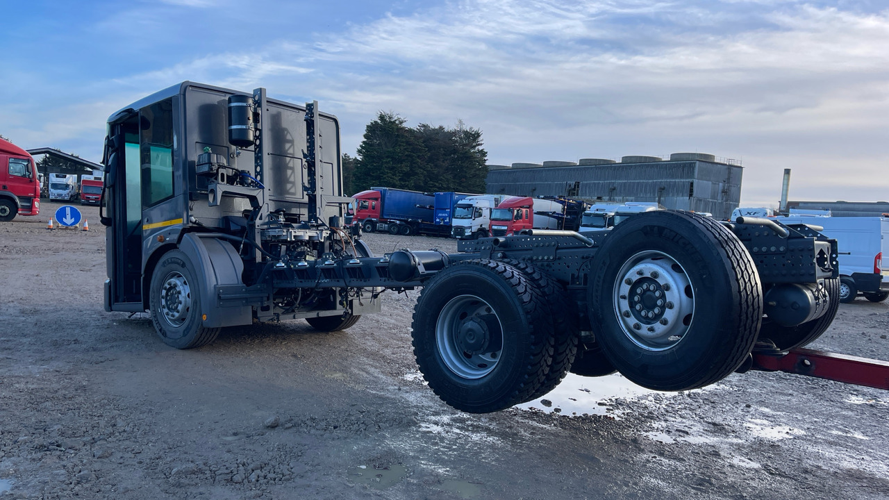 Mercedes-Benz Econic - Autocarro telaio, Camion elettrico: foto 4 Mercedes-Benz Econic - Autocarro telaio, Camion elettrico: foto 4