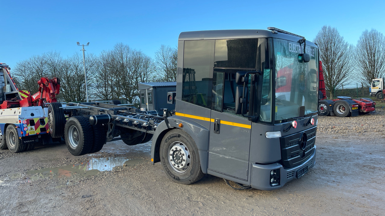 Mercedes-Benz Econic - Autocarro telaio, Camion elettrico: foto 2 Mercedes-Benz Econic - Autocarro telaio, Camion elettrico: foto 2
