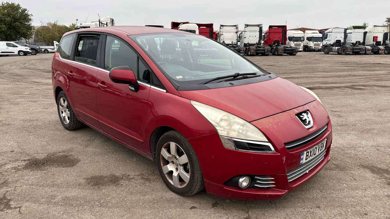 PEUGEOT 5008 2.0 HDI 150PS - Autovettura: foto 1 PEUGEOT 5008 2.0 HDI 150PS - Autovettura: foto 1