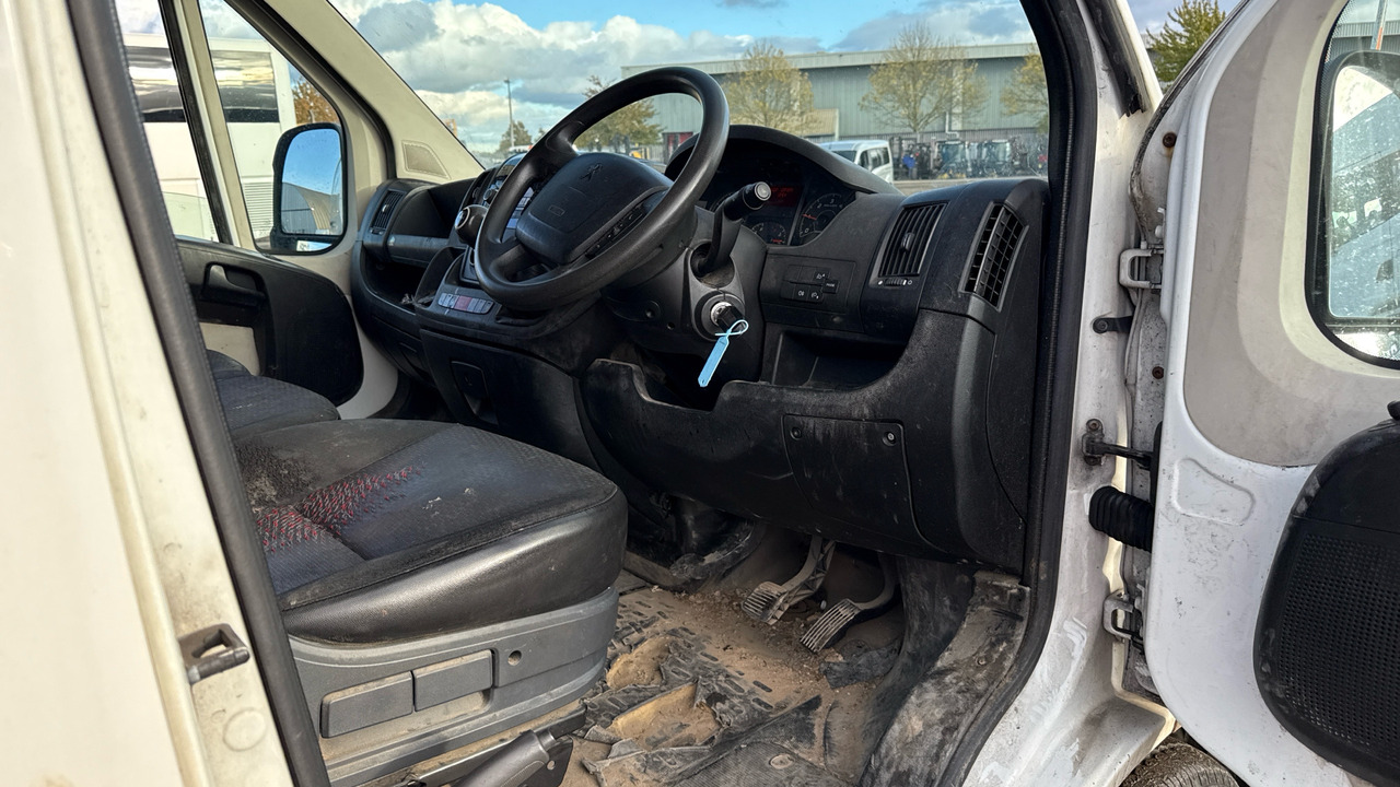 PEUGEOT BOXER 335 2.2 HDi 130ps - Furgone chiuso: foto 5 PEUGEOT BOXER 335 2.2 HDi 130ps - Furgone chiuso: foto 5