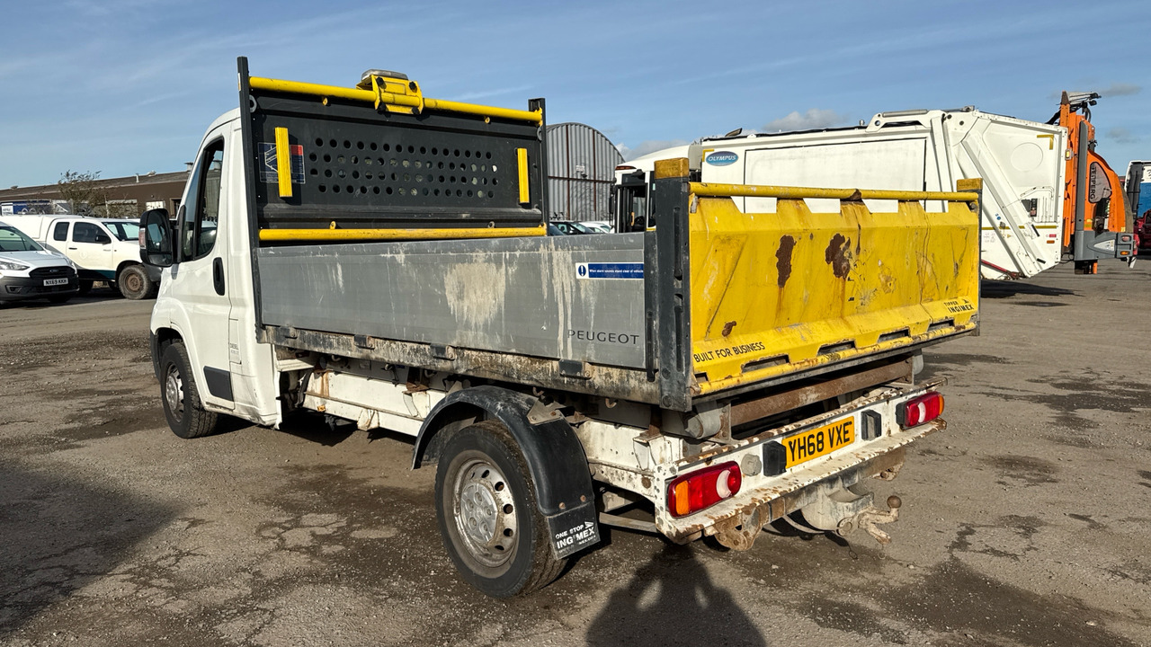 PEUGEOT BOXER 355 2.0 BlueHDi 130ps - Furgone ribaltabile: foto 4 PEUGEOT BOXER 355 2.0 BlueHDi 130ps - Furgone ribaltabile: foto 4