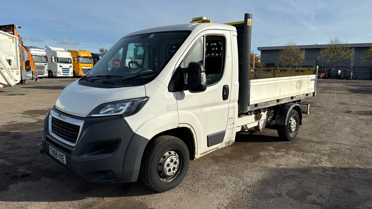 PEUGEOT BOXER 355 2.0 BlueHDi 130ps - Furgone ribaltabile: foto 3 PEUGEOT BOXER 355 2.0 BlueHDi 130ps - Furgone ribaltabile: foto 3