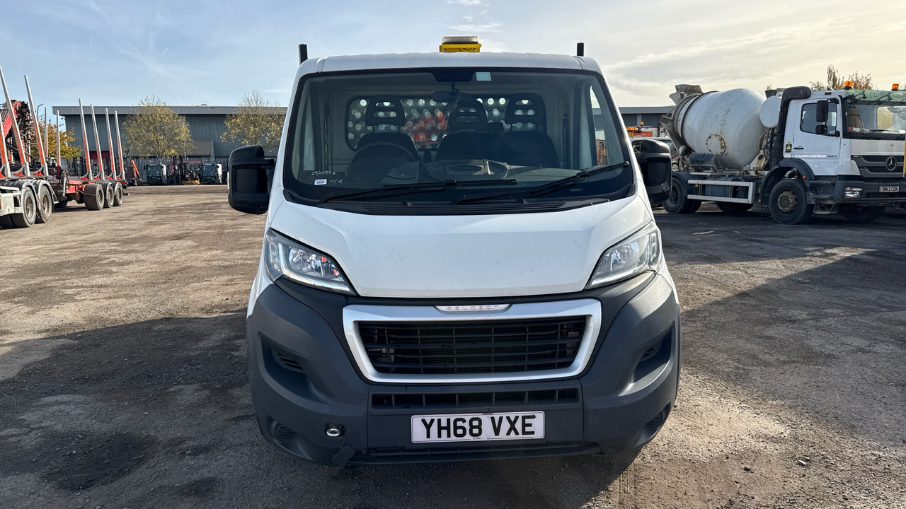 Furgone ribaltabile PEUGEOT BOXER 355 2.0 BlueHDi 130ps: foto 11 Furgone ribaltabile PEUGEOT BOXER 355 2.0 BlueHDi 130ps: foto 11