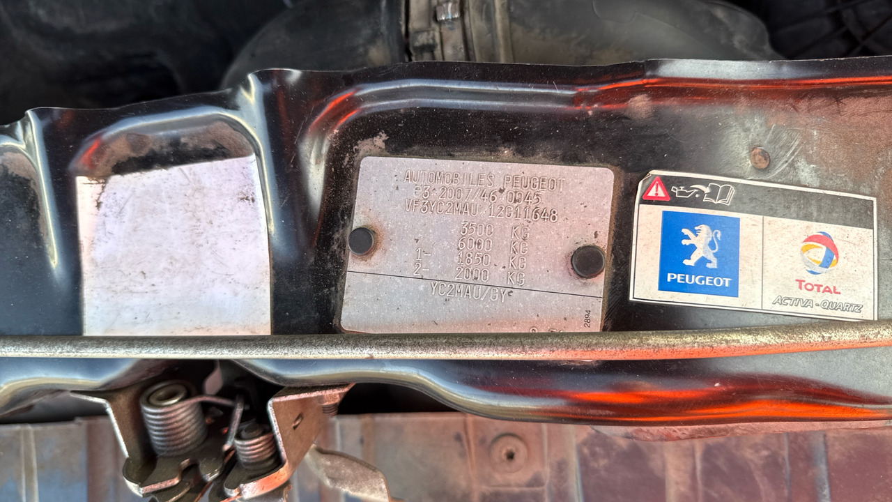 Furgone ribaltabile PEUGEOT BOXER 355 2.0 BlueHDi 130ps: foto 16 Furgone ribaltabile PEUGEOT BOXER 355 2.0 BlueHDi 130ps: foto 16