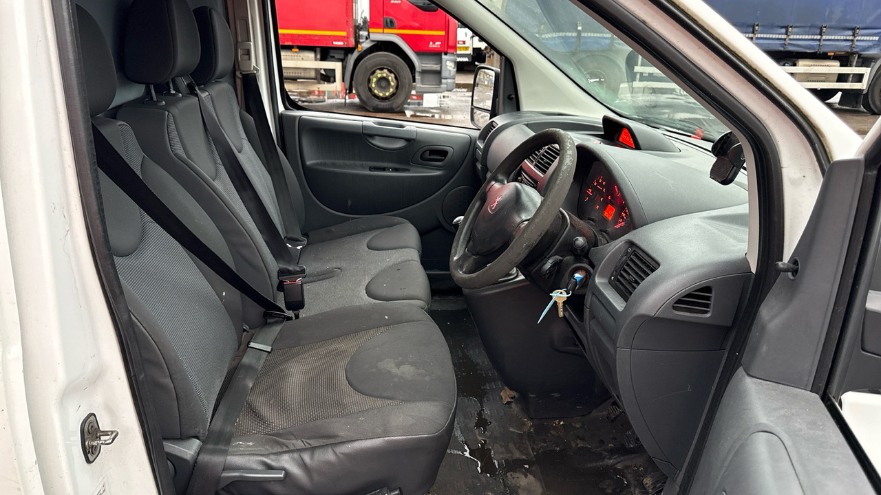 PEUGEOT EXPERT 1000 1.6 HDI 90PS - Furgoncino: foto 5 PEUGEOT EXPERT 1000 1.6 HDI 90PS - Furgoncino: foto 5