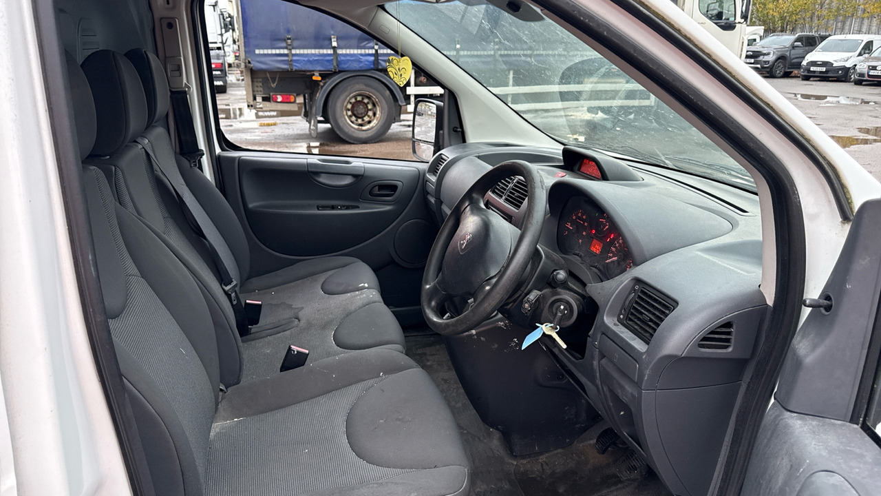 PEUGEOT EXPERT 1000 1.6 HDi 90PS - Furgoncino: foto 5 PEUGEOT EXPERT 1000 1.6 HDi 90PS - Furgoncino: foto 5