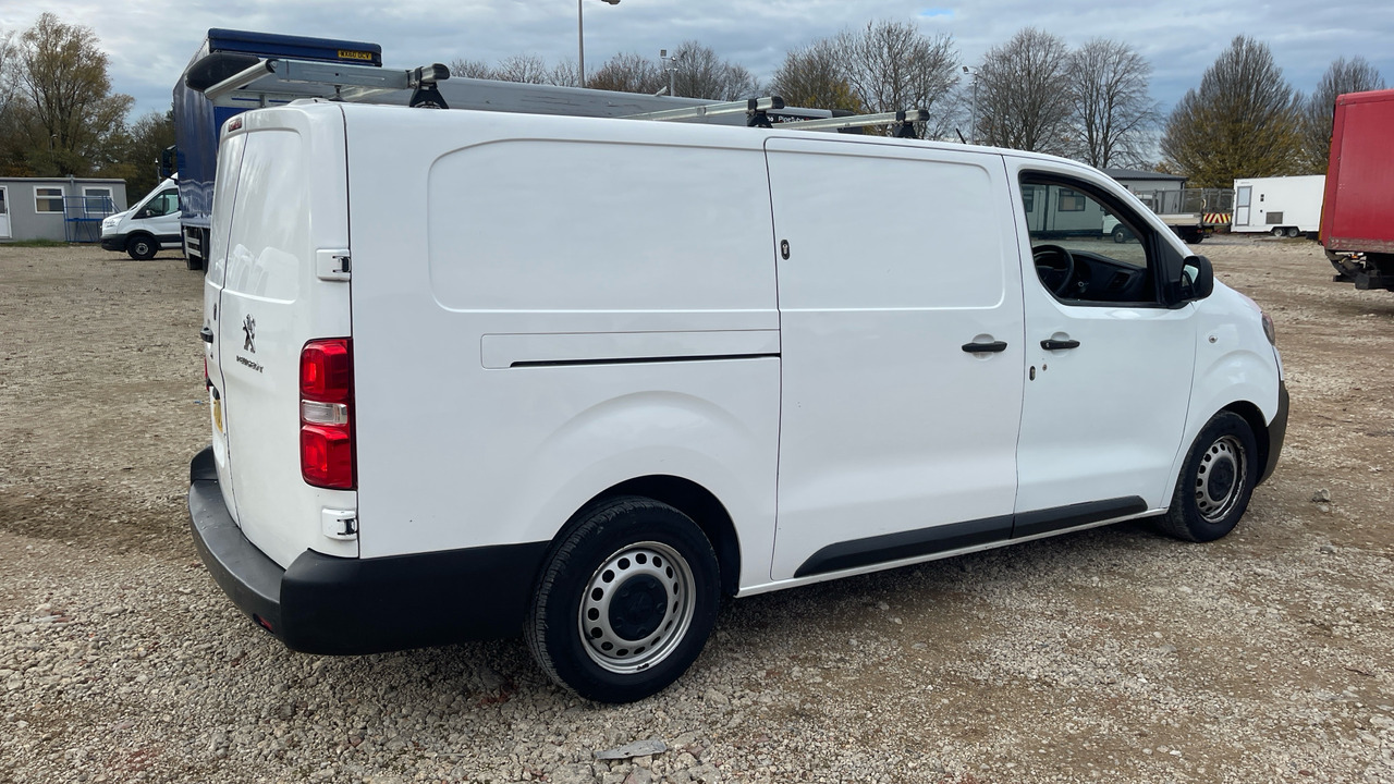 PEUGEOT EXPERT PROFESSIONAL 1200 1.5 BLUE HDI 100PS - Furgoncino: foto 4 PEUGEOT EXPERT PROFESSIONAL 1200 1.5 BLUE HDI 100PS - Furgoncino: foto 4