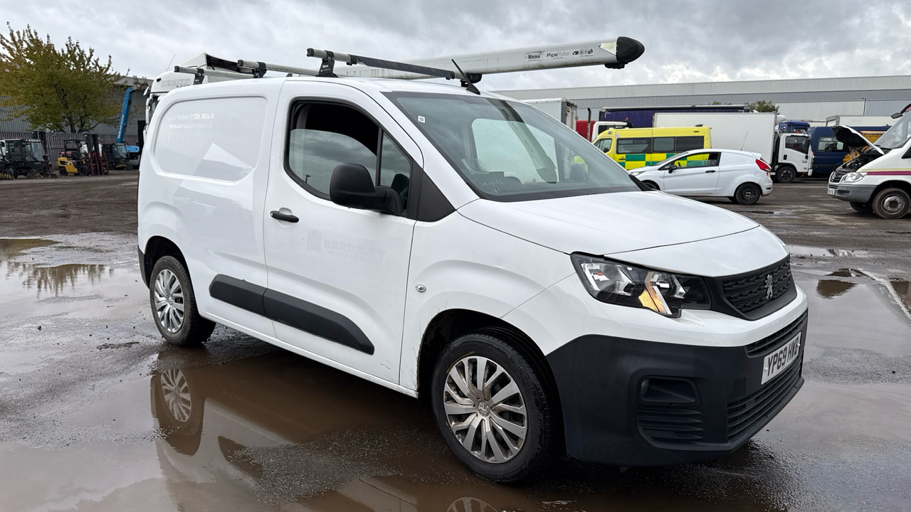 PEUGEOT PARTNER 1000 1.5 BlueHDi 100PS - Furgoncino: foto 1 PEUGEOT PARTNER 1000 1.5 BlueHDi 100PS - Furgoncino: foto 1