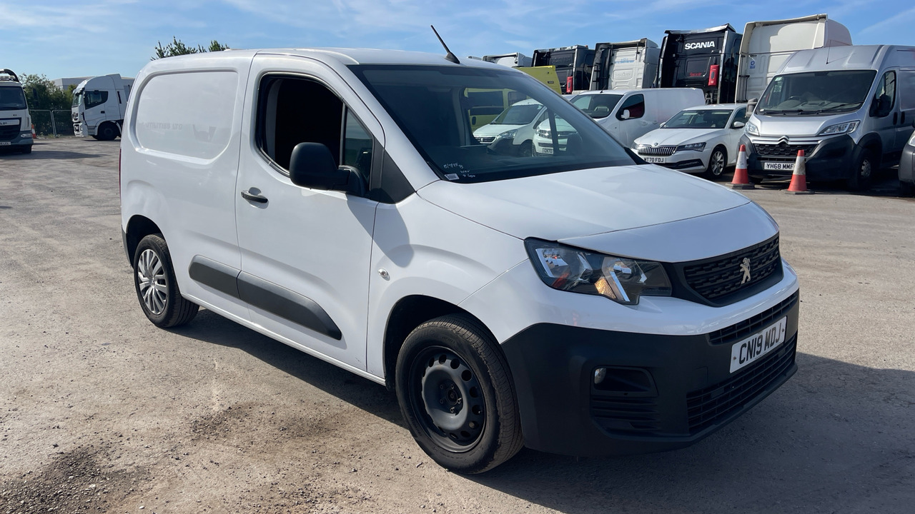 PEUGEOT PARTNER 1000 1.6 VLUEHDI PROFESSIONAL 100PS - Furgoncino: foto 1 PEUGEOT PARTNER 1000 1.6 VLUEHDI PROFESSIONAL 100PS - Furgoncino: foto 1