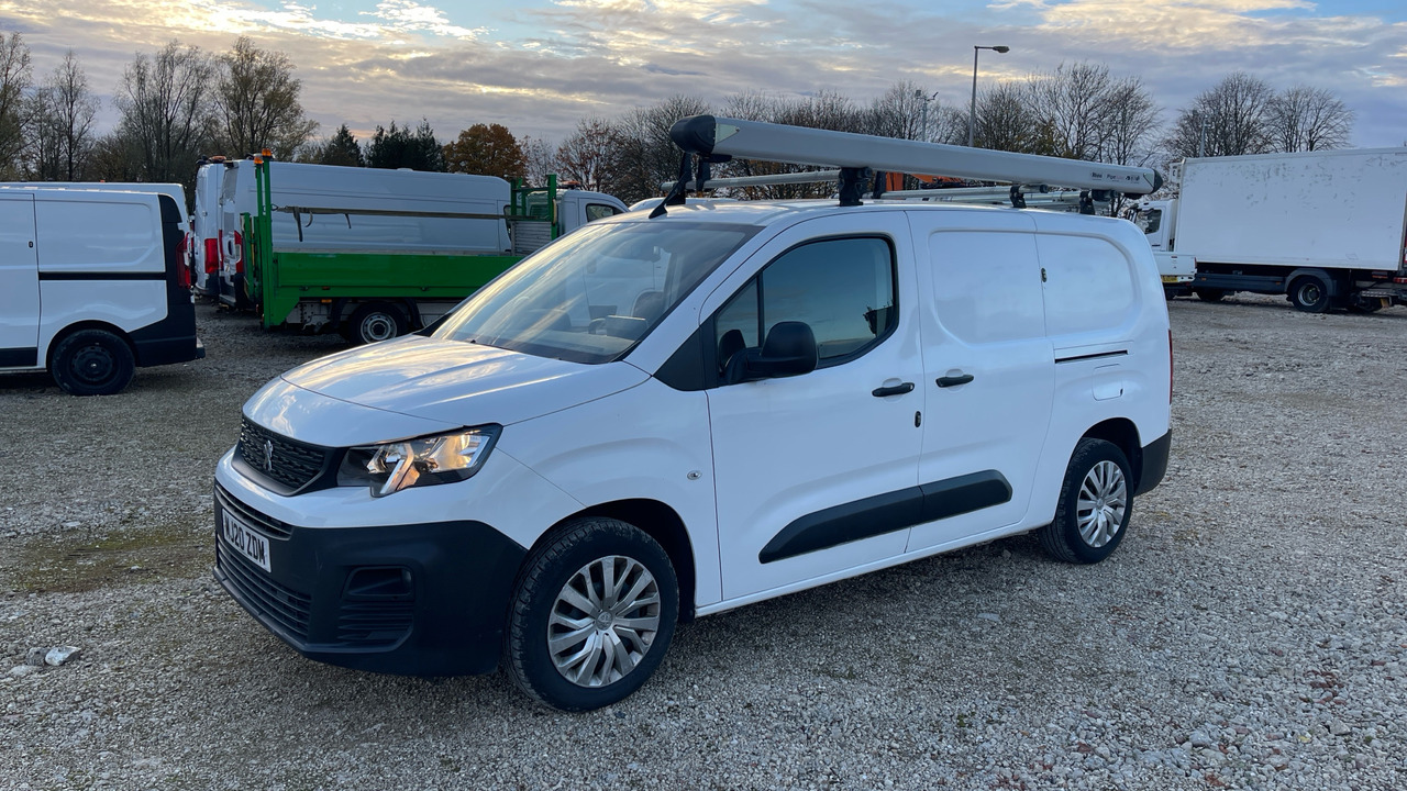 PEUGEOT PARTNER 850 1.5 BLUE HDI 100PS - Furgoncino: foto 2 PEUGEOT PARTNER 850 1.5 BLUE HDI 100PS - Furgoncino: foto 2