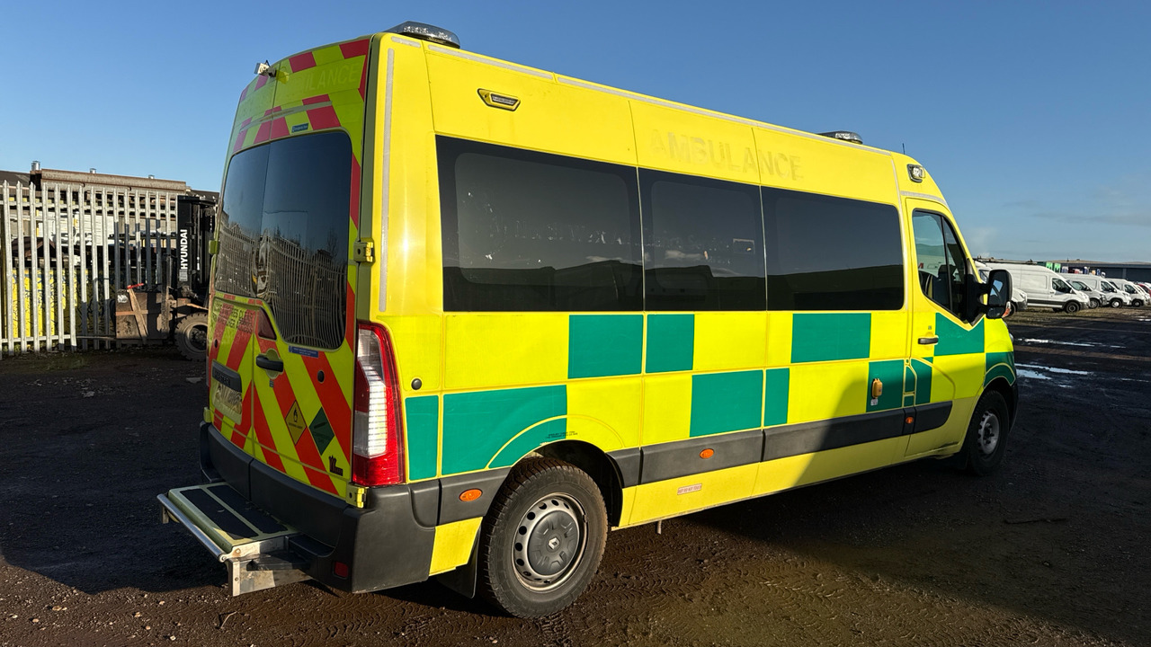 RENAULT MASTER 150.39 - Ambulanza: foto 4 RENAULT MASTER 150.39 - Ambulanza: foto 4