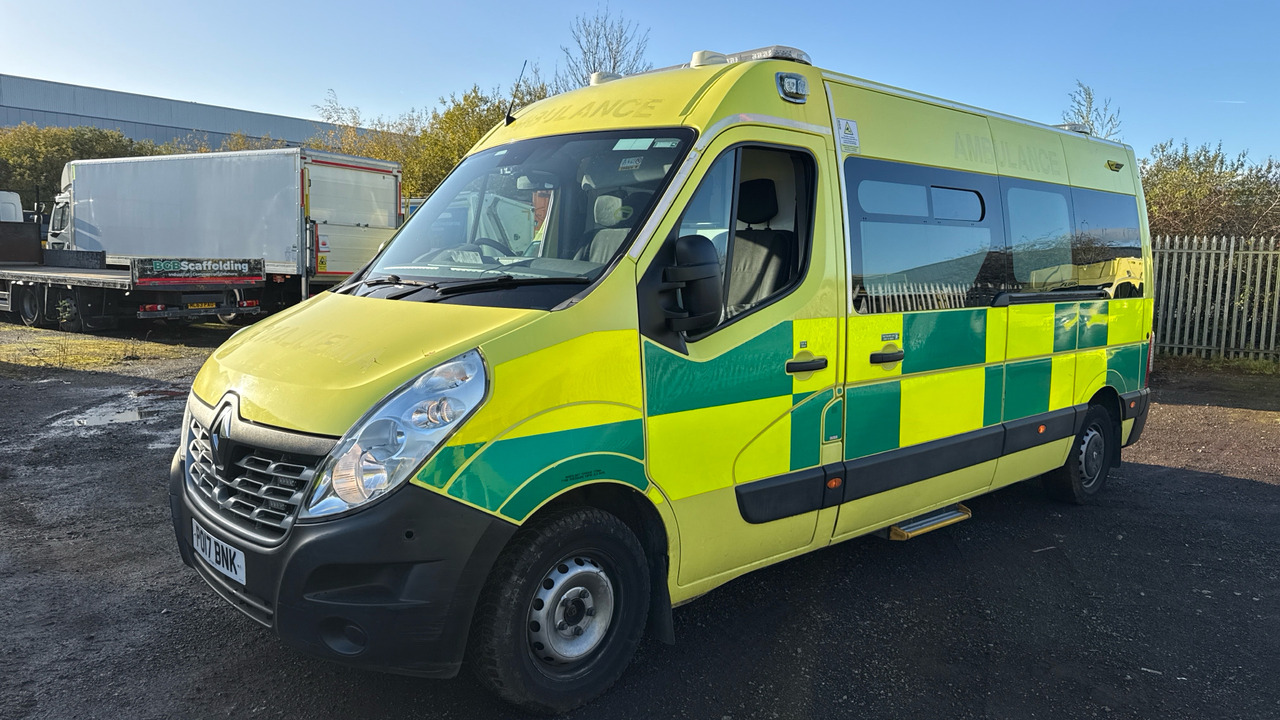 RENAULT MASTER 150.39 - Ambulanza: foto 2 RENAULT MASTER 150.39 - Ambulanza: foto 2