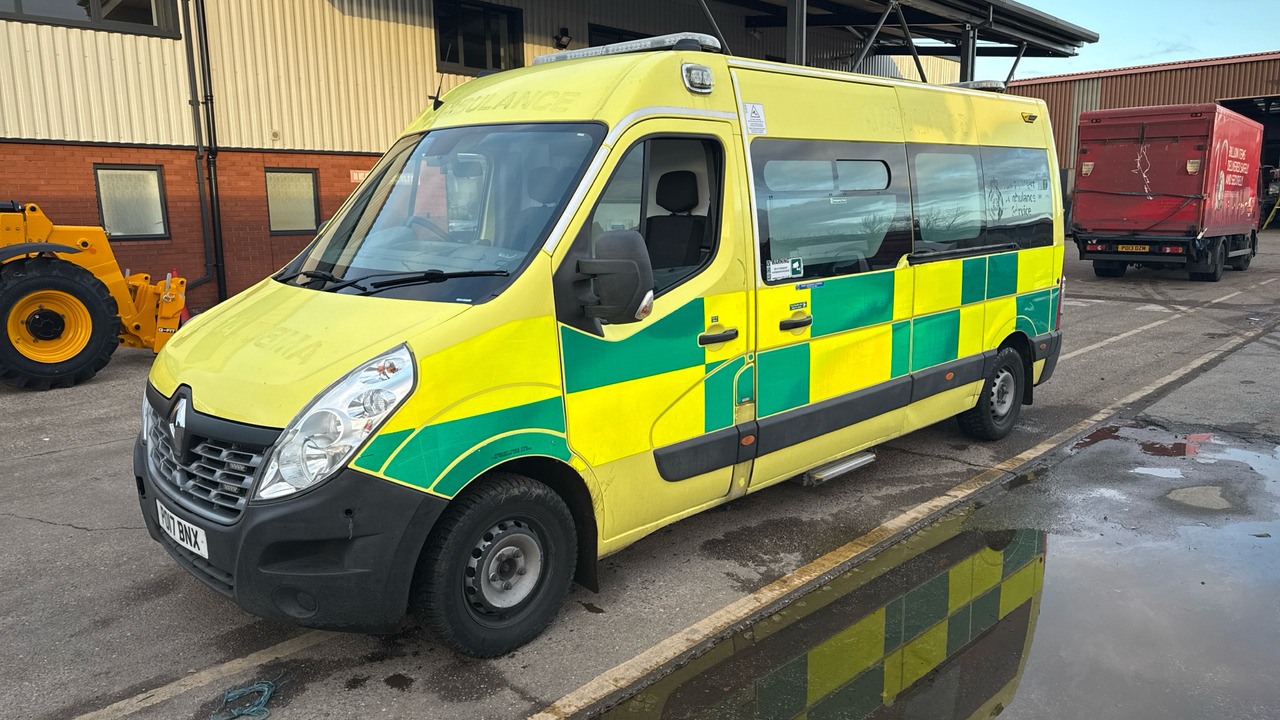 RENAULT MASTER 150.39 - Ambulanza: foto 2 RENAULT MASTER 150.39 - Ambulanza: foto 2