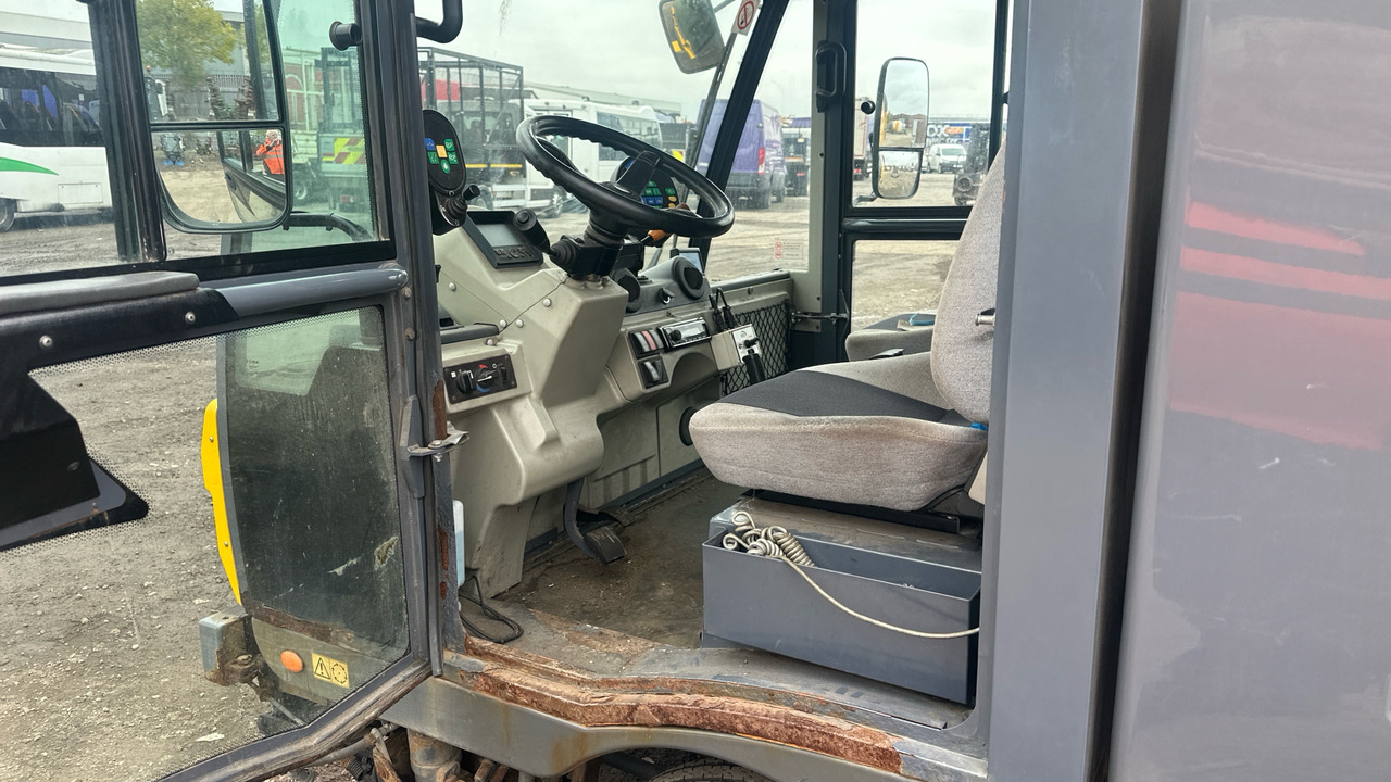 SCARAB MINOR M25H - Spazzatrice stradale: foto 5 SCARAB MINOR M25H - Spazzatrice stradale: foto 5