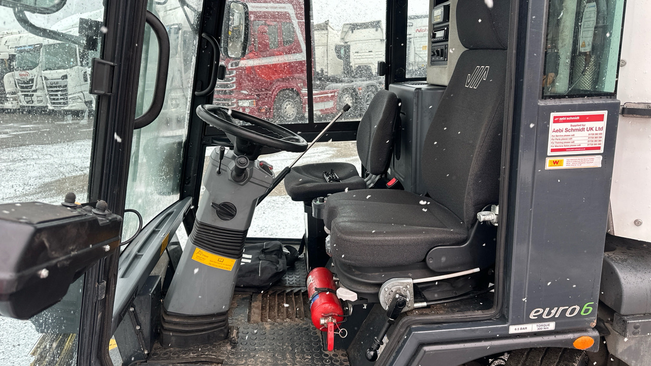 SCHMIDT SWINGO 200 - Spazzatrice stradale: foto 5 SCHMIDT SWINGO 200 - Spazzatrice stradale: foto 5