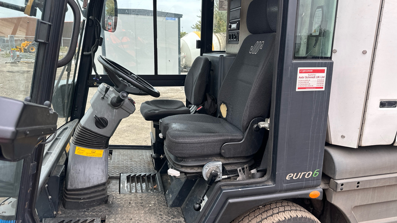 SCHMIDT SWINGO 200 - Spazzatrice stradale: foto 5 SCHMIDT SWINGO 200 - Spazzatrice stradale: foto 5