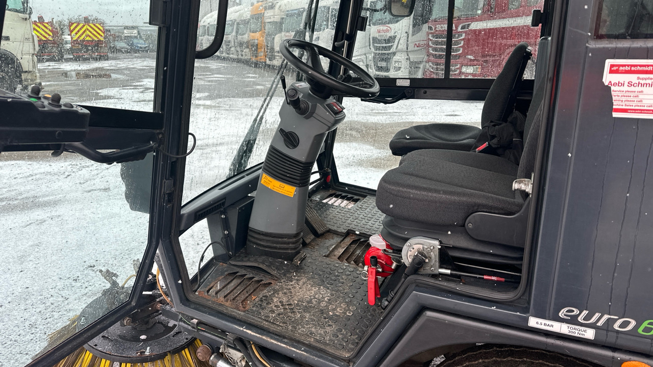 SCHMIDT SWINGO 200 - Spazzatrice stradale: foto 5 SCHMIDT SWINGO 200 - Spazzatrice stradale: foto 5