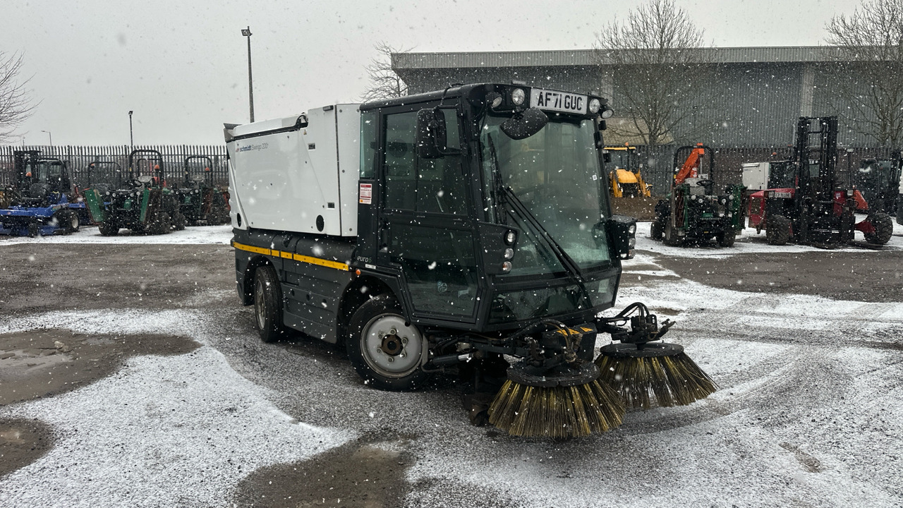 SCHMIDT SWINGO 200 - Spazzatrice stradale: foto 1 SCHMIDT SWINGO 200 - Spazzatrice stradale: foto 1