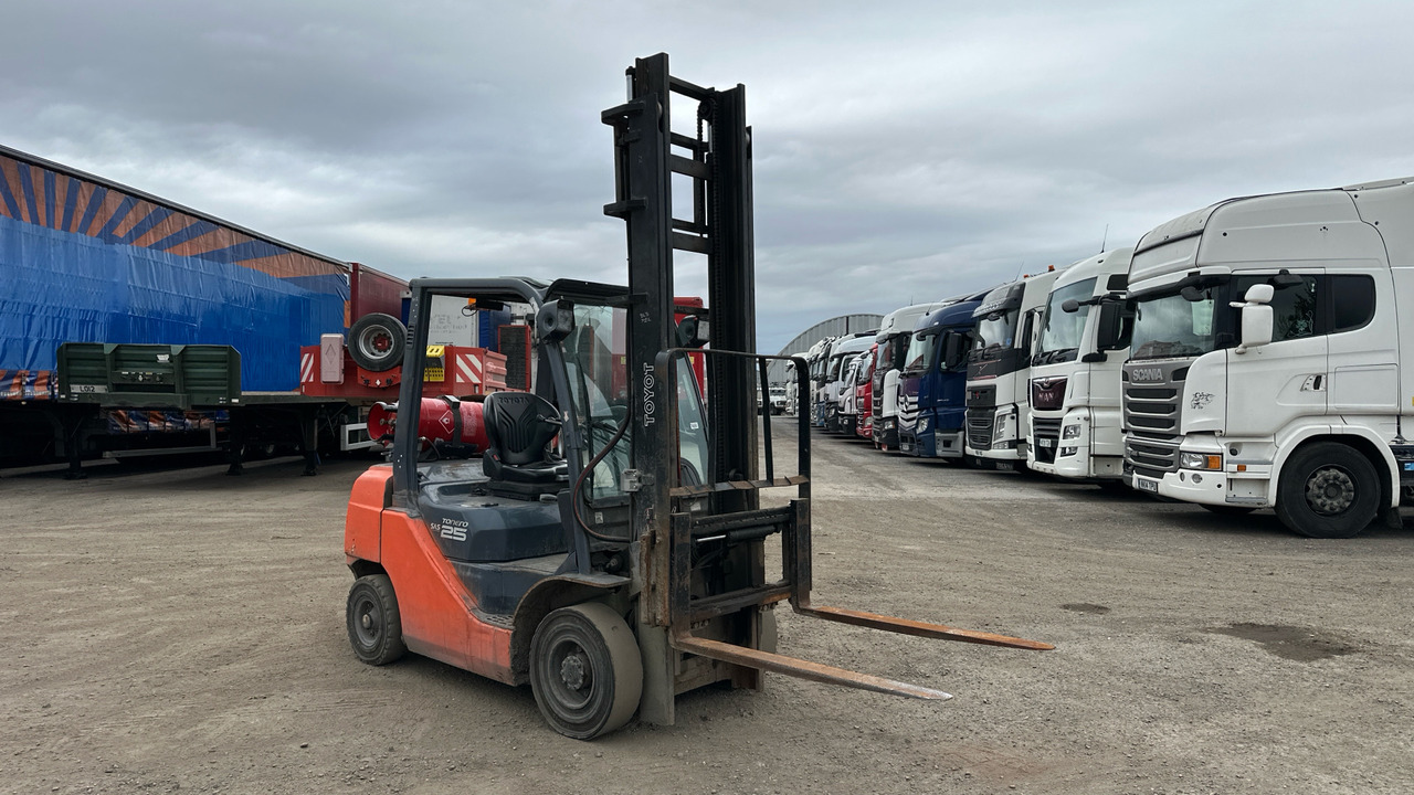 TOYOTA TONERO 25 02-8FGF25 - Carrello elevatore a gas: foto 1 TOYOTA TONERO 25 02-8FGF25 - Carrello elevatore a gas: foto 1