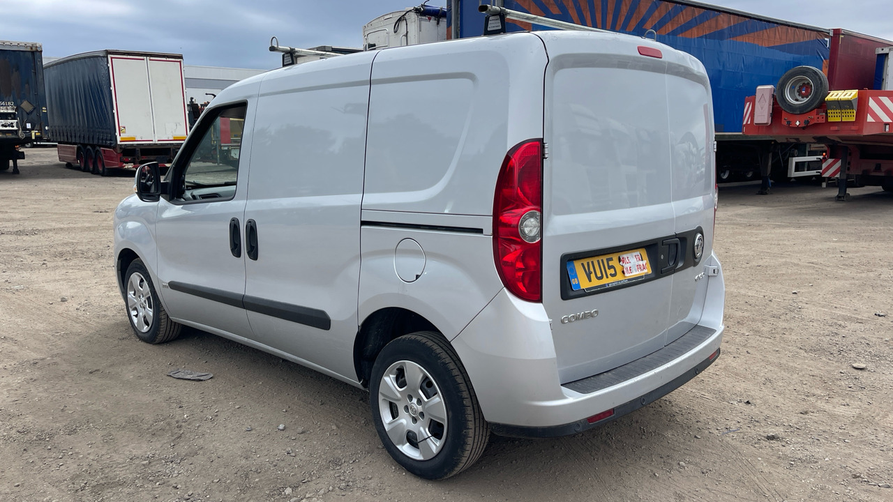 VAUXHALL COMBO 2000 1.3 CDTI 16V ECOFLEX SPORTIVE - Furgoncino: foto 3 VAUXHALL COMBO 2000 1.3 CDTI 16V ECOFLEX SPORTIVE - Furgoncino: foto 3