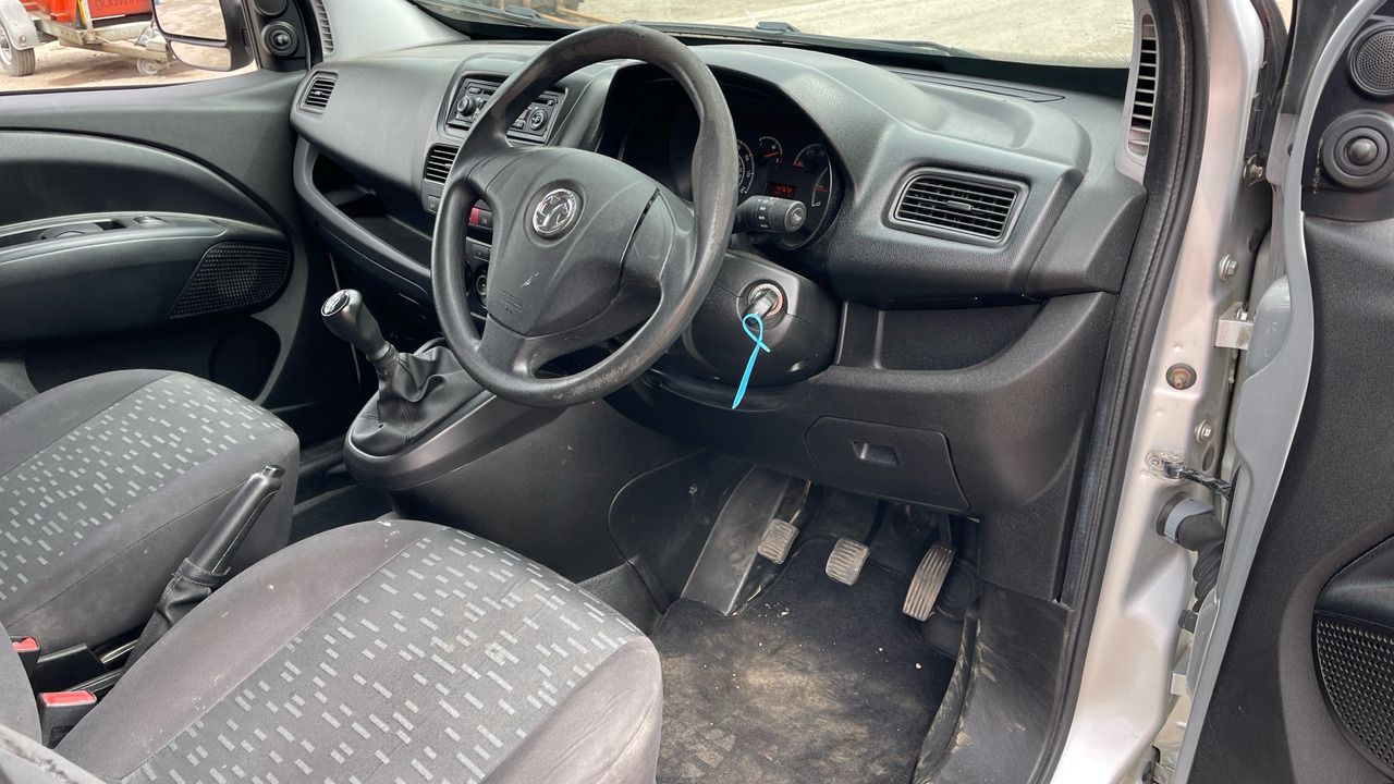VAUXHALL COMBO 2000 1.3 CDTI 16V ECOFLEX SPORTIVE - Furgoncino: foto 5 VAUXHALL COMBO 2000 1.3 CDTI 16V ECOFLEX SPORTIVE - Furgoncino: foto 5