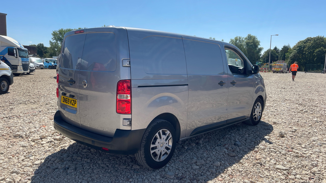 VAUXHALL VIVARO 2700 1.5 100PS - Furgoncino: foto 4 VAUXHALL VIVARO 2700 1.5 100PS - Furgoncino: foto 4