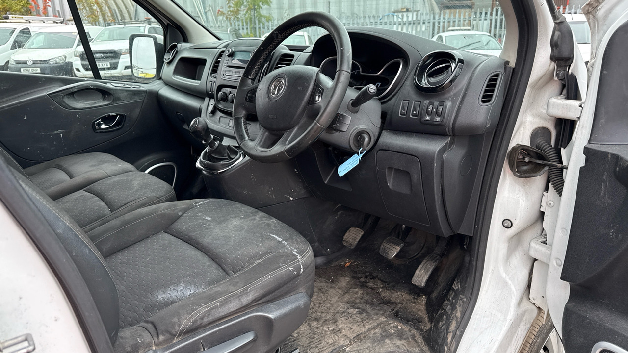 VAUXHALL VIVARO 2700 1.6CDTI 120PS - Furgoncino: foto 5 VAUXHALL VIVARO 2700 1.6CDTI 120PS - Furgoncino: foto 5