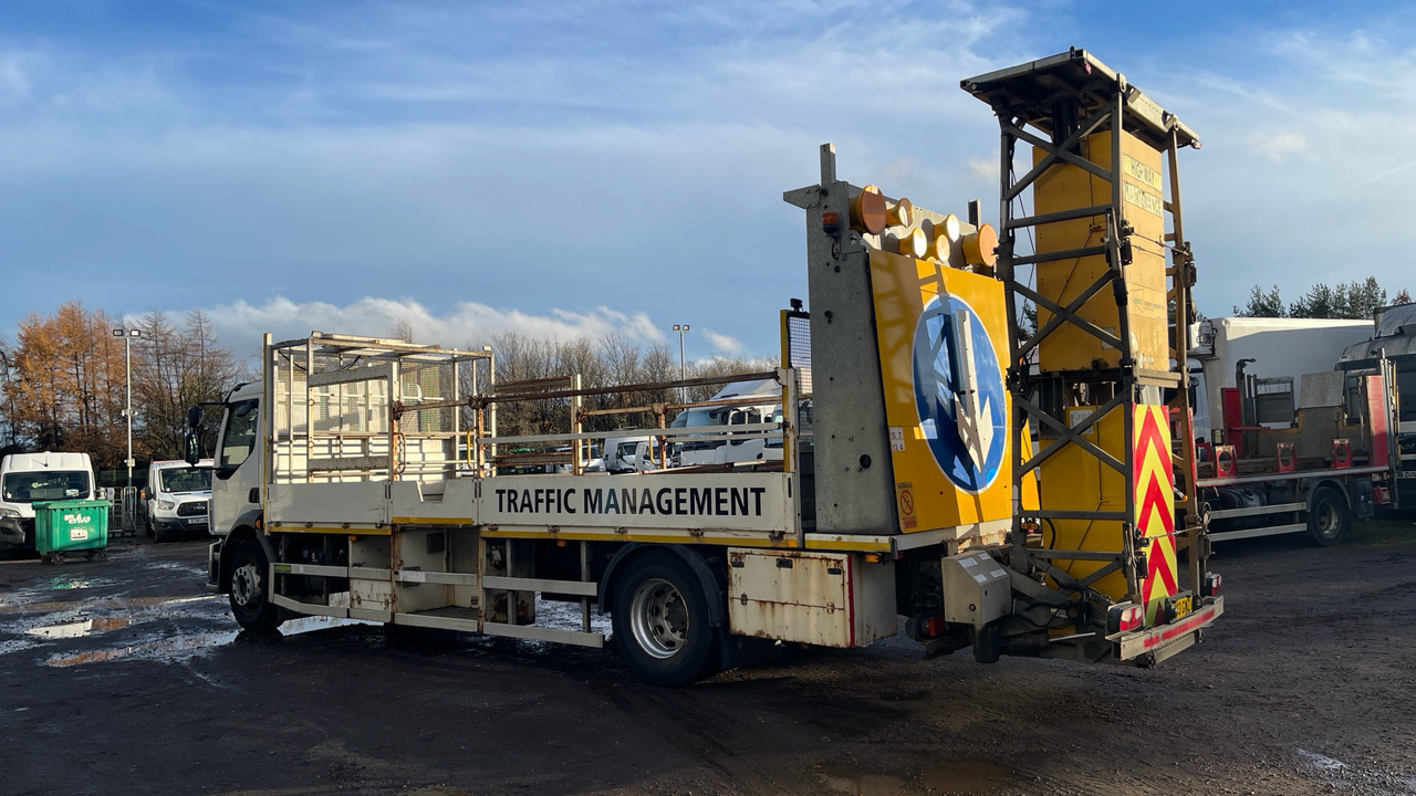 VOLVO FL 240 - Autocarro con pianale/ Cassone fisso: foto 3 VOLVO FL 240 - Autocarro con pianale/ Cassone fisso: foto 3