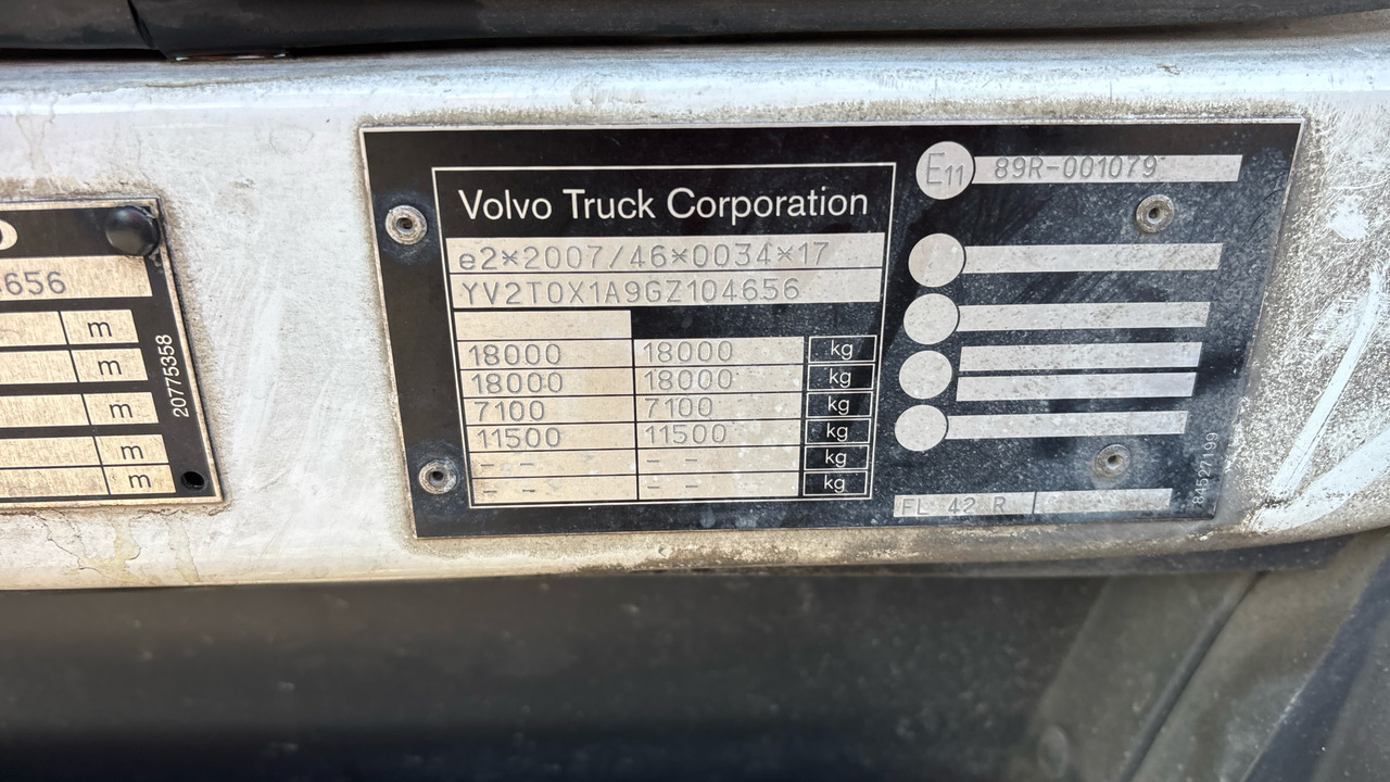 Camion centinato VOLVO FL 250: foto 12 Camion centinato VOLVO FL 250: foto 12