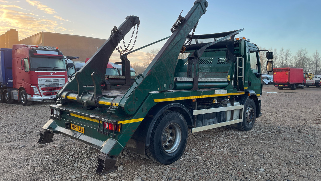 Volvo FL 250 - Autocarro multibenna: foto 4 Volvo FL 250 - Autocarro multibenna: foto 4