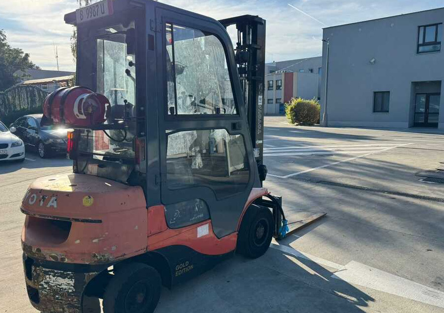 Toyota 7FGF25 - Carrello elevatore a gas: foto 3 Toyota 7FGF25 - Carrello elevatore a gas: foto 3