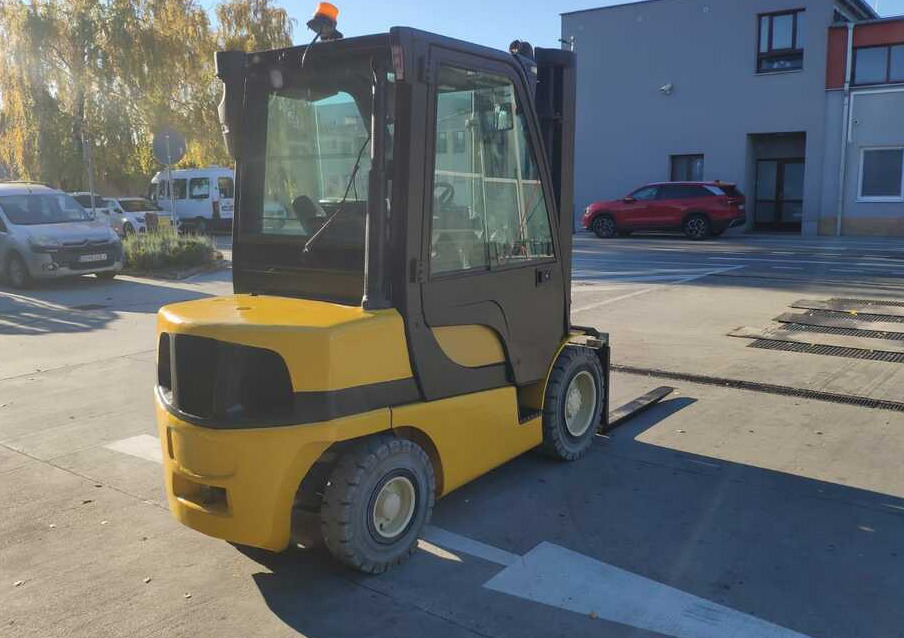 Yale GDP30VX - Carrello elevatore diesel: foto 4 Yale GDP30VX - Carrello elevatore diesel: foto 4
