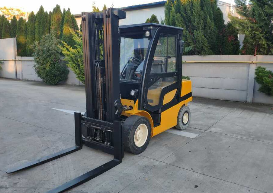 Yale GDP35VX - Carrello elevatore diesel: foto 1 Yale GDP35VX - Carrello elevatore diesel: foto 1