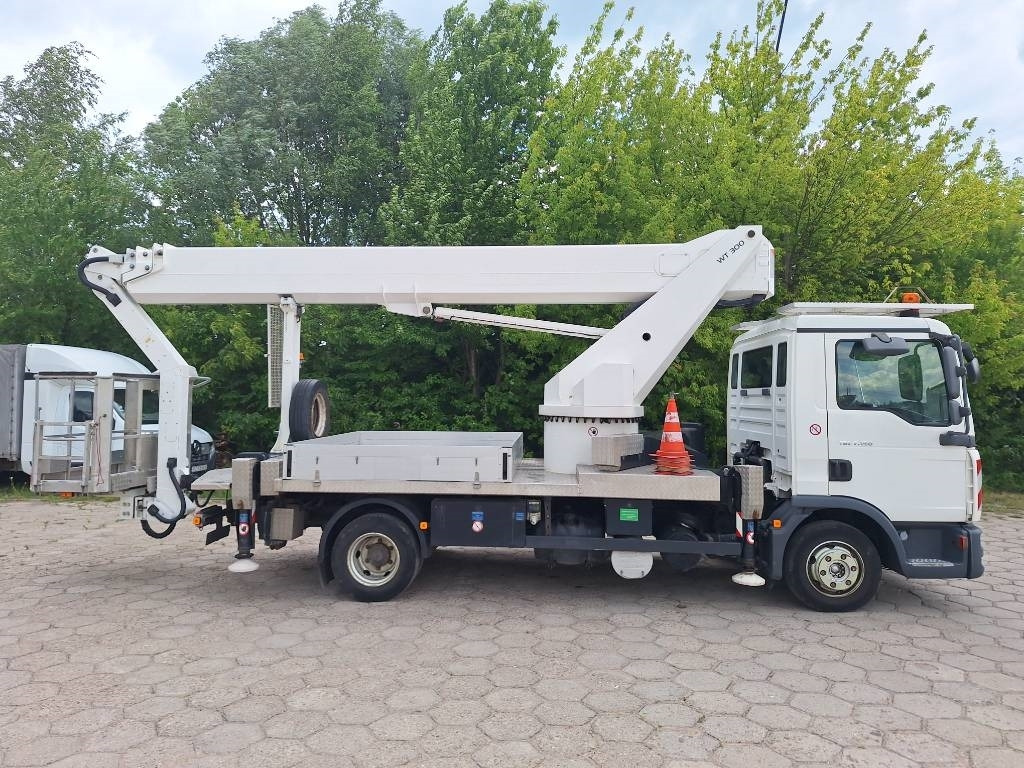 MAN podnośnik koszowy Wumag WT 300 - Piattaforma telescopica: foto 4 MAN podnośnik koszowy Wumag WT 300 - Piattaforma telescopica: foto 4
