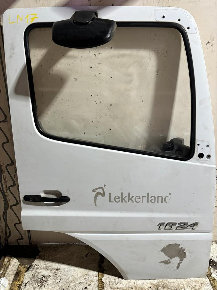 Atego Beifahrertür,rechts, weiß,verkleidung,elek-Fenster LN 17 - Porta e ricambi per Camion: foto 2 Atego Beifahrertür,rechts, weiß,verkleidung,elek-Fenster LN 17 - Porta e ricambi per Camion: foto 2
