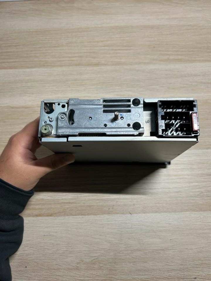 Blaupunkt Multimedia Radio 24V 7645050510 - Sistema di navigazione per Camion: foto 3 Blaupunkt Multimedia Radio 24V 7645050510 - Sistema di navigazione per Camion: foto 3