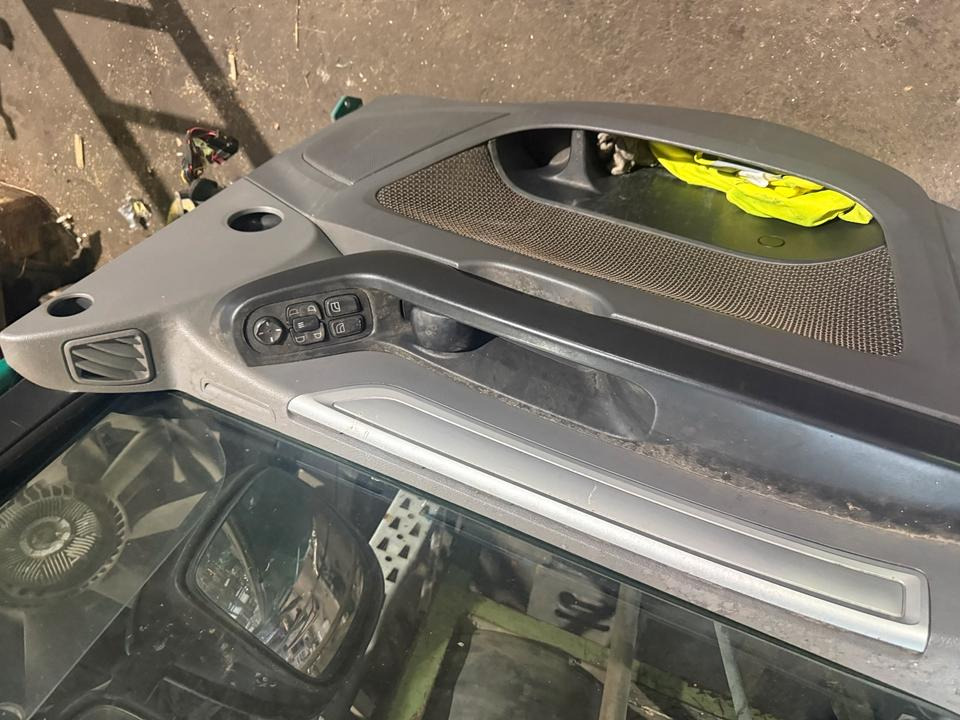 DAF XF 460 EU6 Fahrertür Grün Links Spiegel Innenverkleidung - Porta e ricambi per Camion: foto 4 DAF XF 460 EU6 Fahrertür Grün Links Spiegel Innenverkleidung - Porta e ricambi per Camion: foto 4