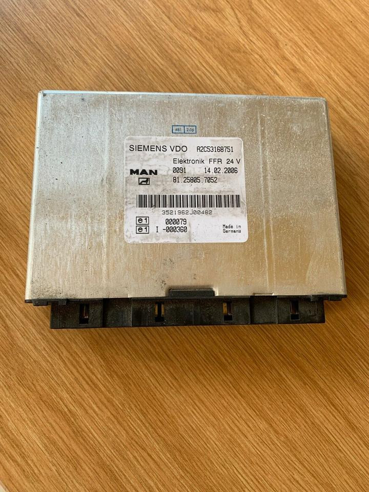 ELEKTRONIK FFR SIEMENS VDO Steuergerät MAN Nr. 81258057052 - ECU per Camion: foto 1 ELEKTRONIK FFR SIEMENS VDO Steuergerät MAN Nr. 81258057052 - ECU per Camion: foto 1