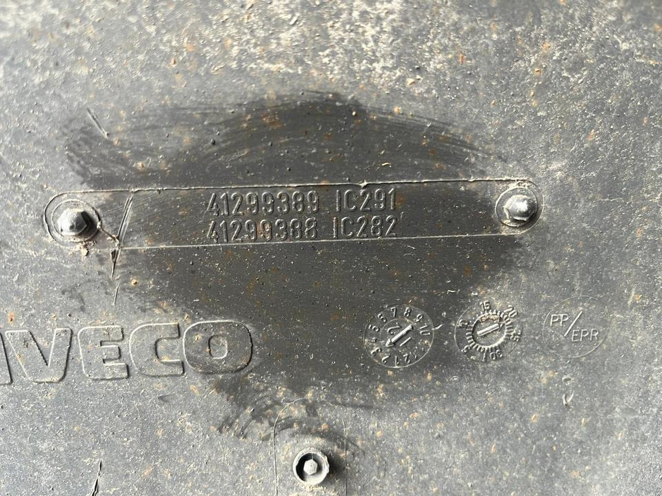IVECO Stralis 450 Kotflügel vorne links 41299389 / 41299388 - Parafango per Camion: foto 2 IVECO Stralis 450 Kotflügel vorne links 41299389 / 41299388 - Parafango per Camion: foto 2