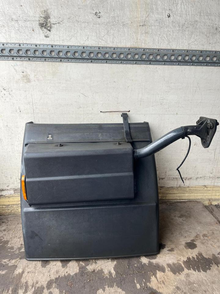 IVECO Stralis 450 Kotflügel vorne links 41299389 / 41299388 - Parafango per Camion: foto 1 IVECO Stralis 450 Kotflügel vorne links 41299389 / 41299388 - Parafango per Camion: foto 1