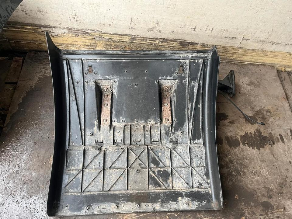 IVECO Stralis 450 Kotflügel vorne rechts 41299389 / 41299388 - Parafango per Camion: foto 5 IVECO Stralis 450 Kotflügel vorne rechts 41299389 / 41299388 - Parafango per Camion: foto 5