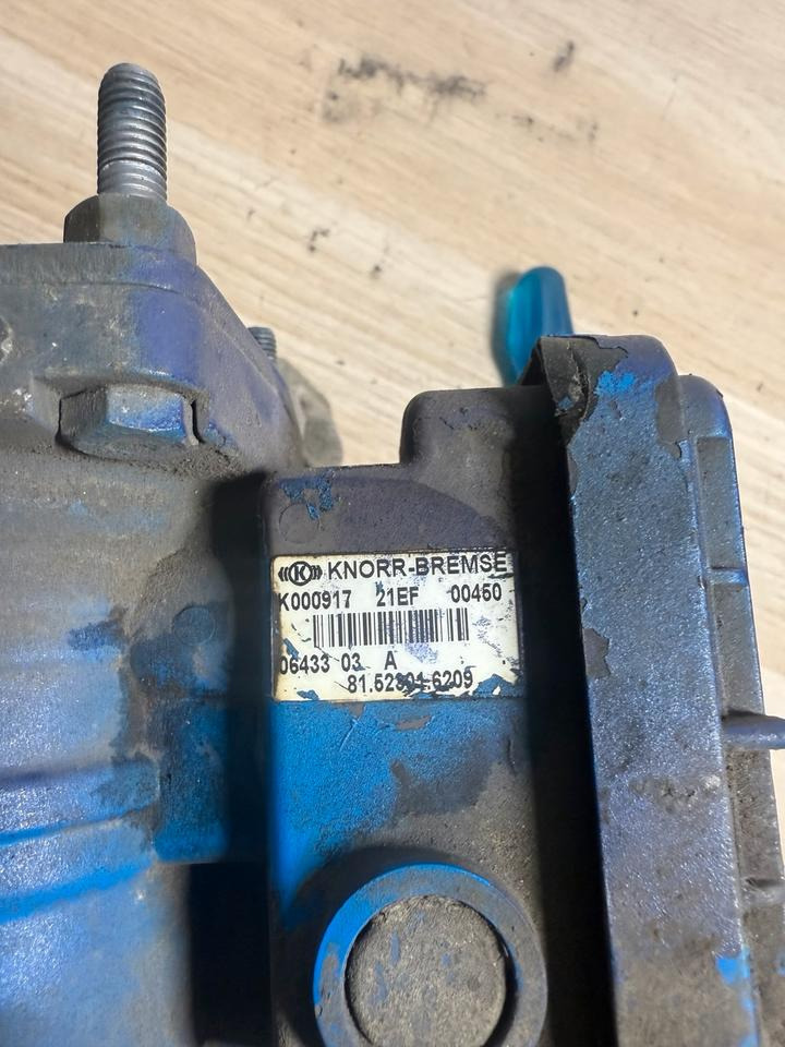 MAN KNORR-BREMSE EBS Ventil K000917 81.52301.6209 - Valvola per Camion: foto 5 MAN KNORR-BREMSE EBS Ventil K000917 81.52301.6209 - Valvola per Camion: foto 5