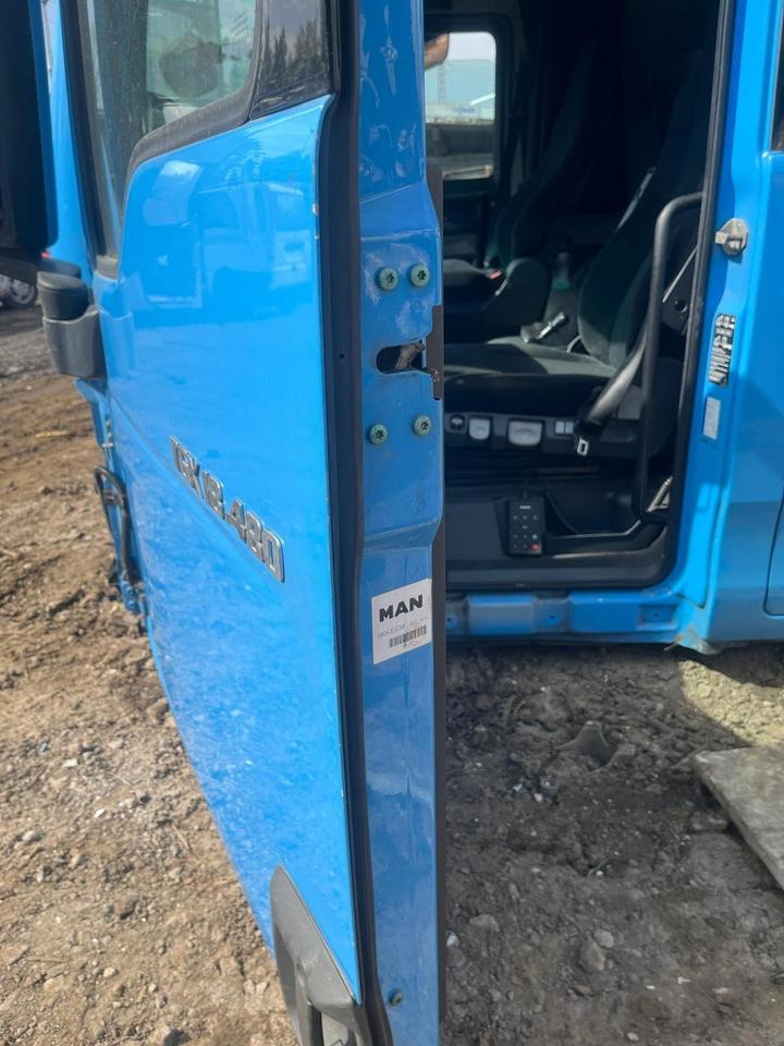 MAN TGX EU6 Fahrertür, Tür blau, Spiegel & Innenverkleidung - Porta e ricambi per Camion: foto 5 MAN TGX EU6 Fahrertür, Tür blau, Spiegel & Innenverkleidung - Porta e ricambi per Camion: foto 5