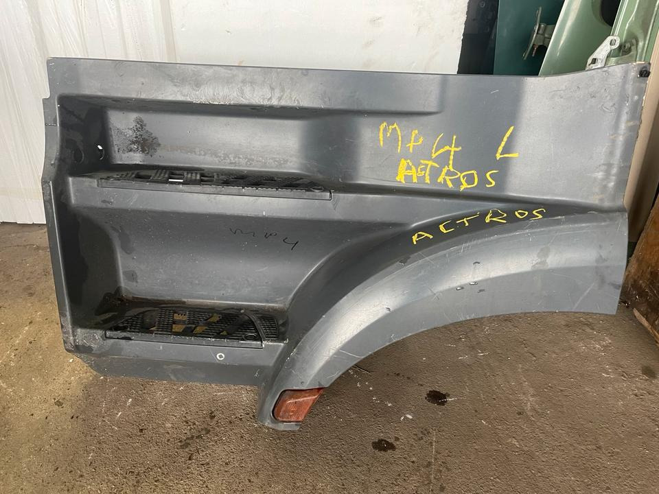 Mercedes ACTROS MP4 Einstieg Links A9616662201 - Gradino sottoscocca per Camion: foto 1 Mercedes ACTROS MP4 Einstieg Links A9616662201 - Gradino sottoscocca per Camion: foto 1