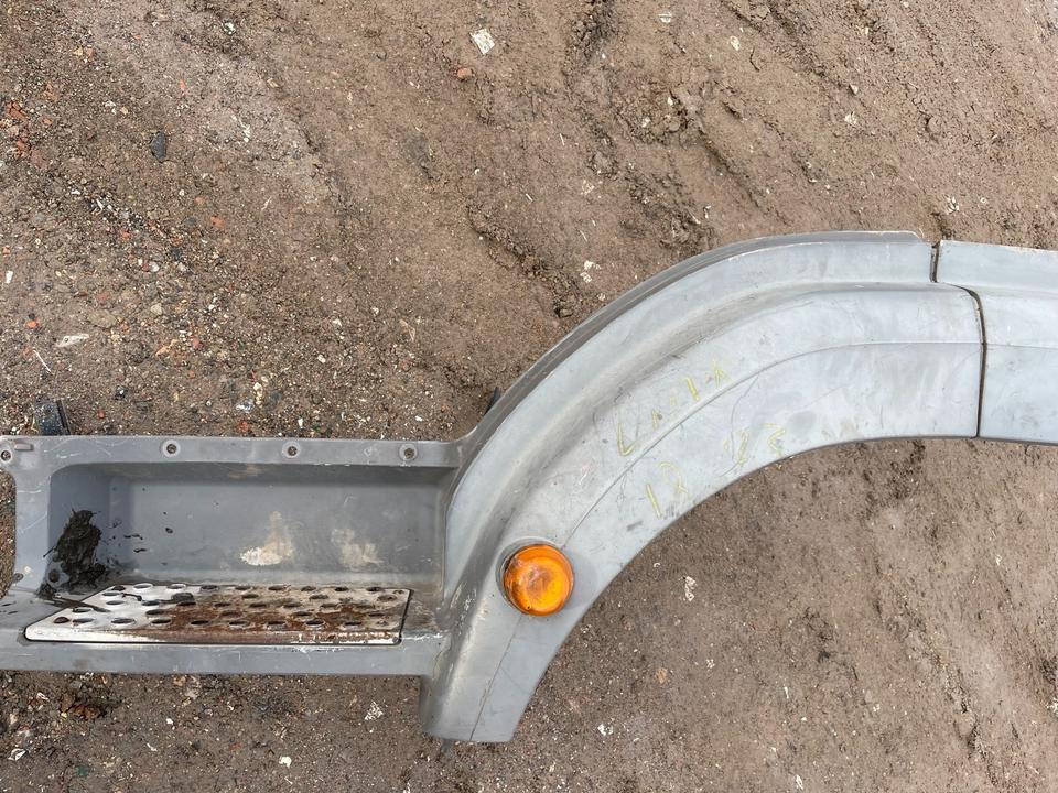 Mercedes AXOR Einstieg Links Kotflügel - Gradino sottoscocca per Camion: foto 1 Mercedes AXOR Einstieg Links Kotflügel - Gradino sottoscocca per Camion: foto 1