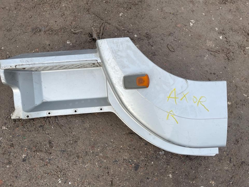 Mercedes AXOR Einstieg Rechts Kotflügel - Gradino sottoscocca per Camion: foto 1 Mercedes AXOR Einstieg Rechts Kotflügel - Gradino sottoscocca per Camion: foto 1