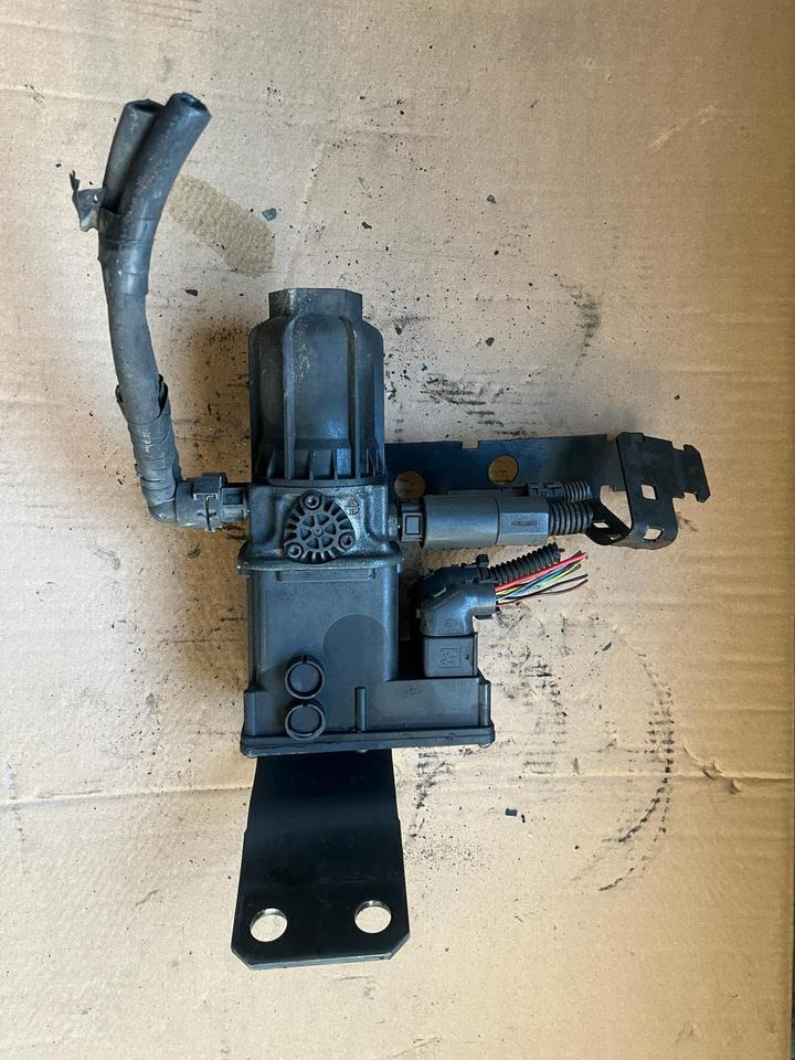 Mercedes Actros MP4 AdBlue Pumpe A0001403978 - Pompa di alimentazione per Camion: foto 1 Mercedes Actros MP4 AdBlue Pumpe A0001403978 - Pompa di alimentazione per Camion: foto 1