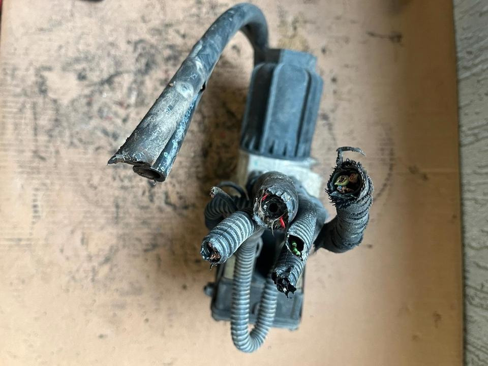 Mercedes Actros MP4 AdBlue Pumpe A0001405378 - Pompa di alimentazione per Camion: foto 4 Mercedes Actros MP4 AdBlue Pumpe A0001405378 - Pompa di alimentazione per Camion: foto 4